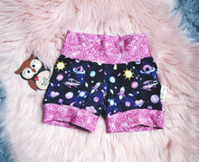 Load image into Gallery viewer, 4-5 Years Sweet Space Shorties + 2 bows on clips
