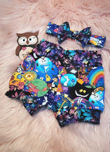 Load image into Gallery viewer, 18-24 Months Wonderland Flowerburst Shorties Matching Stretch Headband Repeat Pattern Bow Smiling Cat Toadstool
