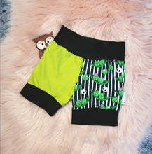 Load image into Gallery viewer, 5-6 Years Zompeas Two Tone Shorties Short Zombie Peas Black Cuff Waistband Striped Unique
