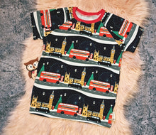 Load image into Gallery viewer, 8-9 Years London Winter Scene Short Sleeve Tshirt
