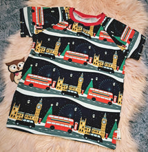 Load image into Gallery viewer, 8-9 Years London Winter Scene Short Sleeve Tshirt
